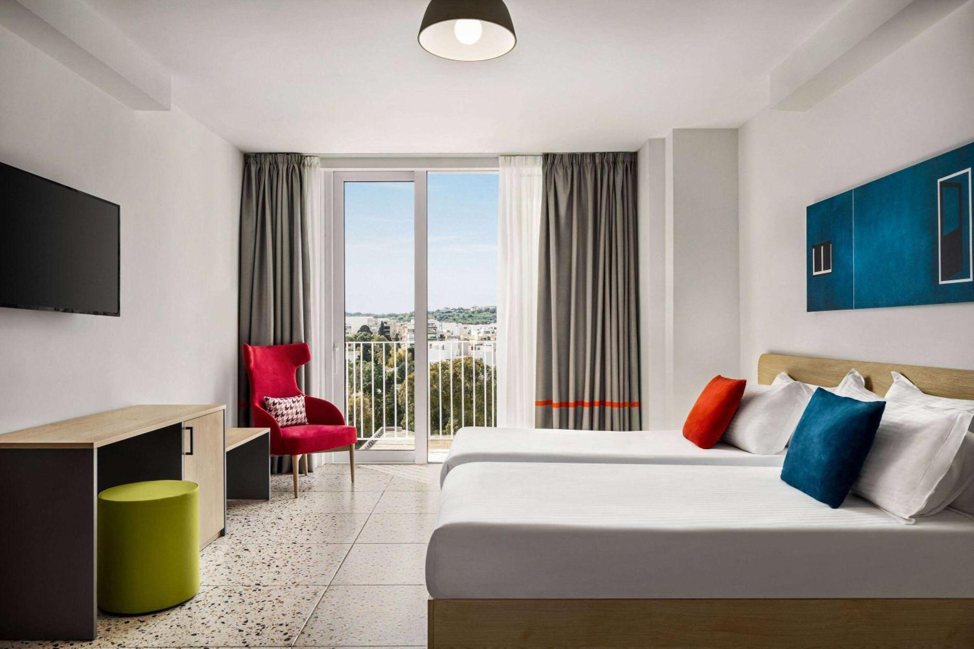 Quadro Hotel, Trademark Collection By Wyndham Saint Julian's 外观 照片
