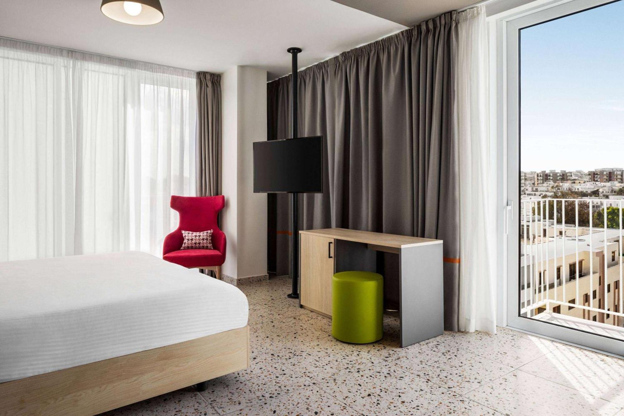 Quadro Hotel, Trademark Collection By Wyndham Saint Julian's 外观 照片